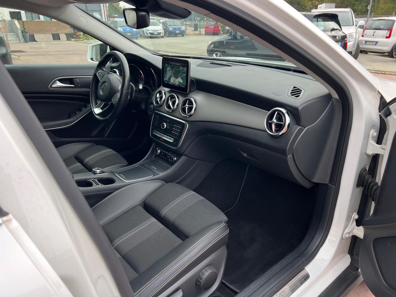 Mercedes-benz GLA 200 d Automatic Premium
