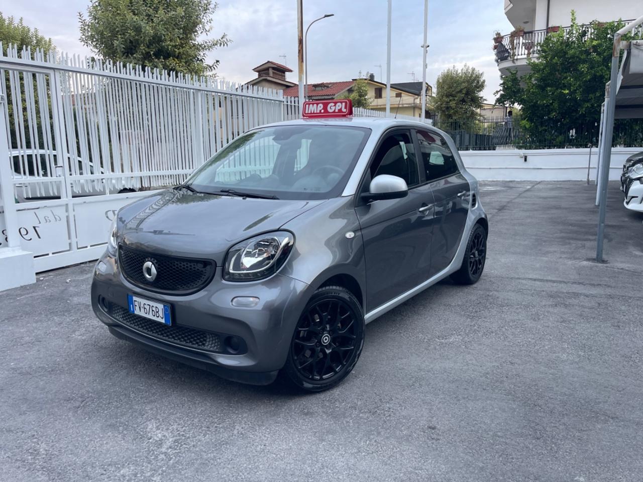 Smart ForFour cil. 1.0 GPL ANNO 2018 MODELLO PASSION CAMBIO AUTOMATICO.