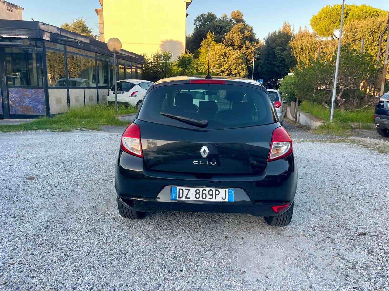 RENAULT CLIO - PER NEOPATENTATI