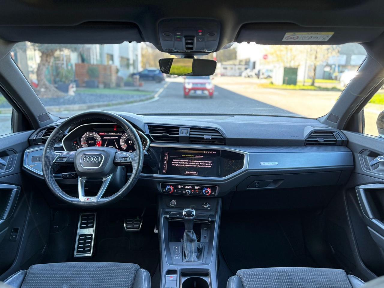 Audi Q3 40 TFSI quattro S tronic line edition