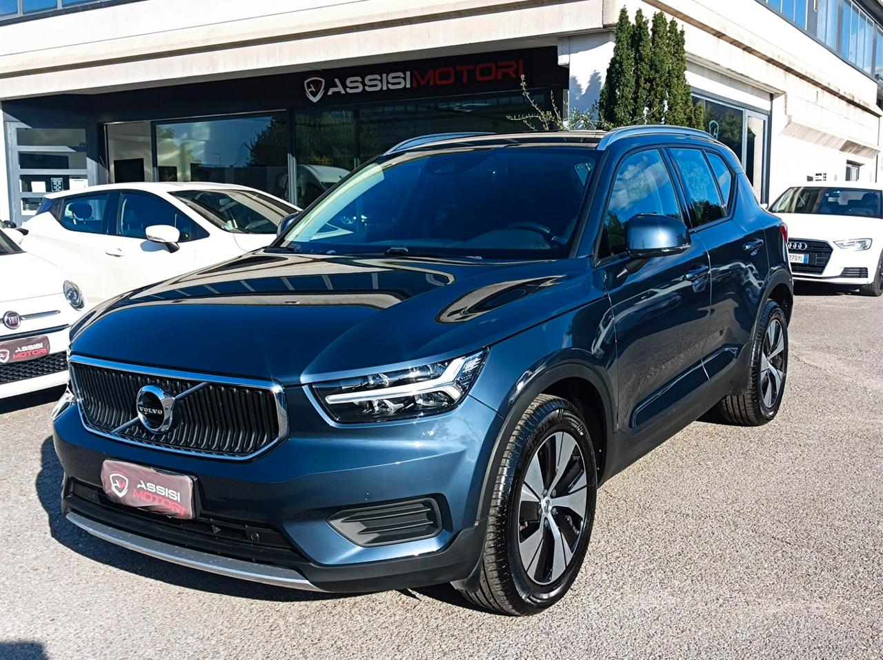 Volvo XC40 T2 Geartronic Momentum Pro