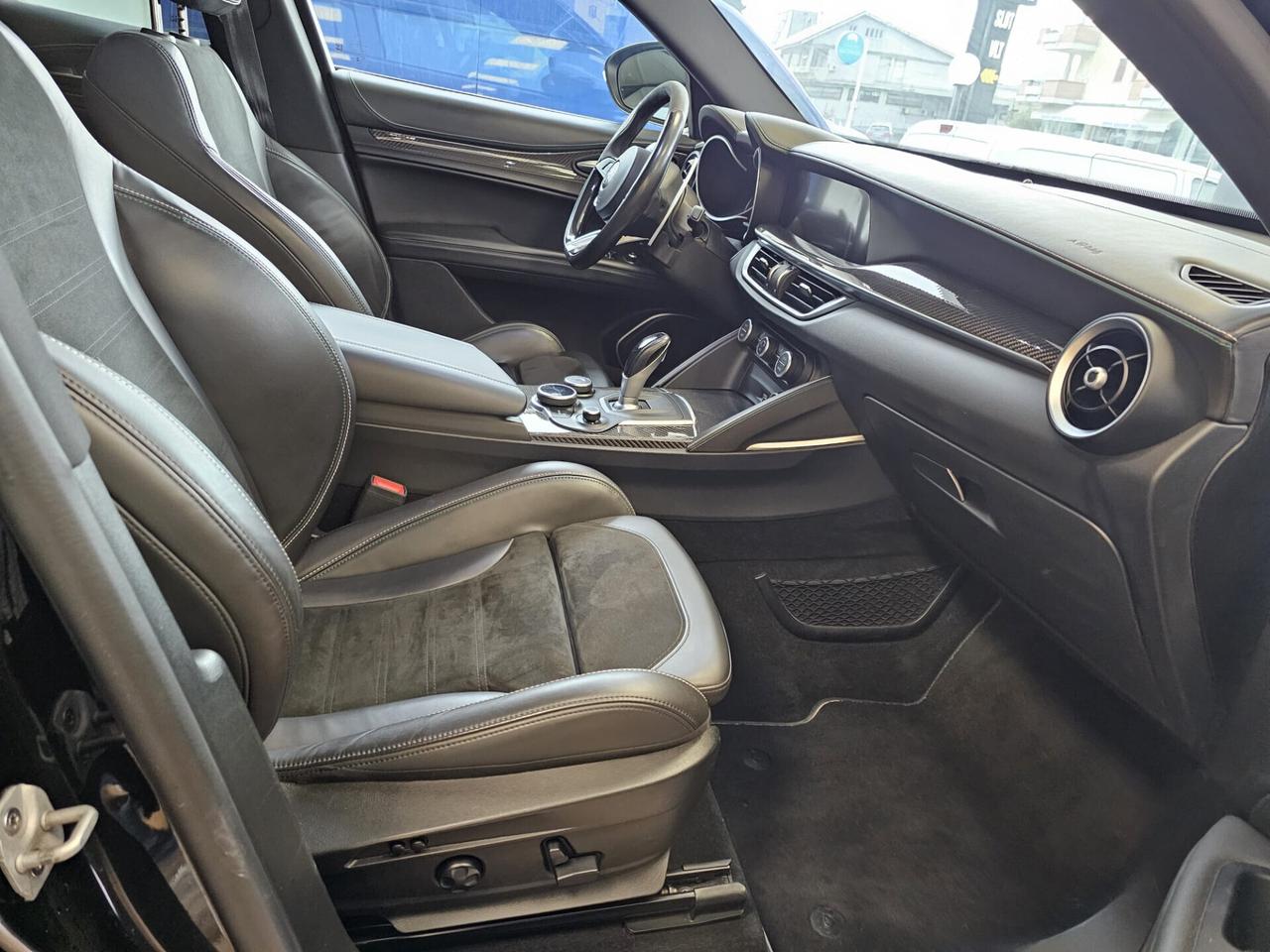 Alfa Romeo Stelvio 2.9 Bi-Turbo V6 510 CV AT8 Quadrifoglio