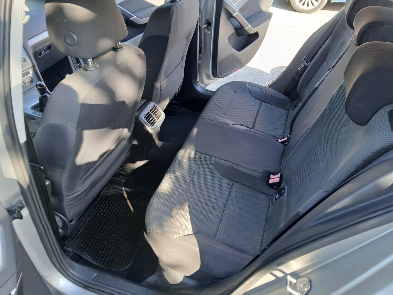 Volkswagen Golf 1.6 TDI 5p. Highline BlueMotion