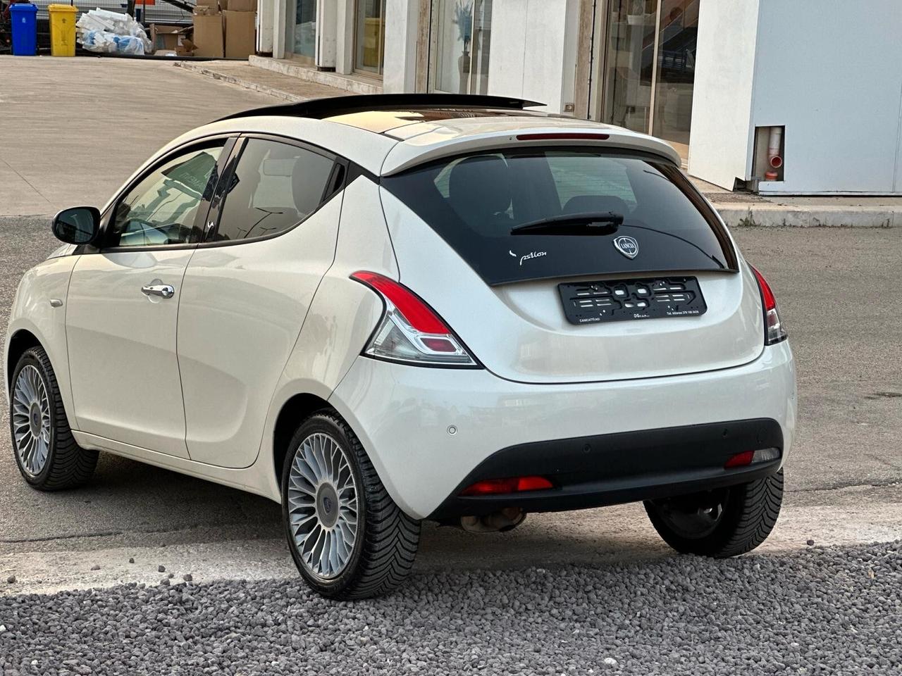 Lancia Ypsilon 1.3 MJT 75 CV Platinum