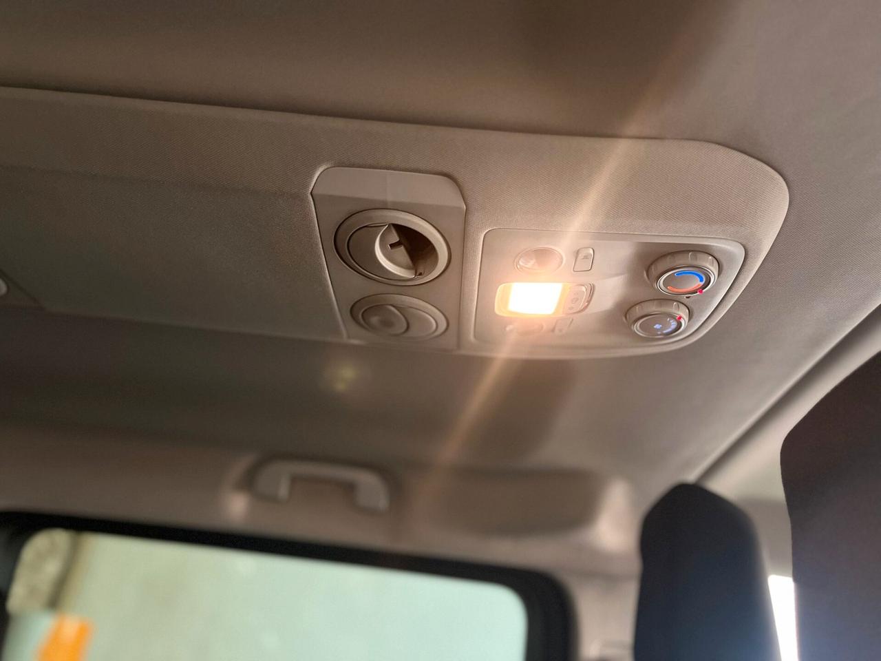 Peugeot Traveller BlueHDi 120 S&S Standard Business