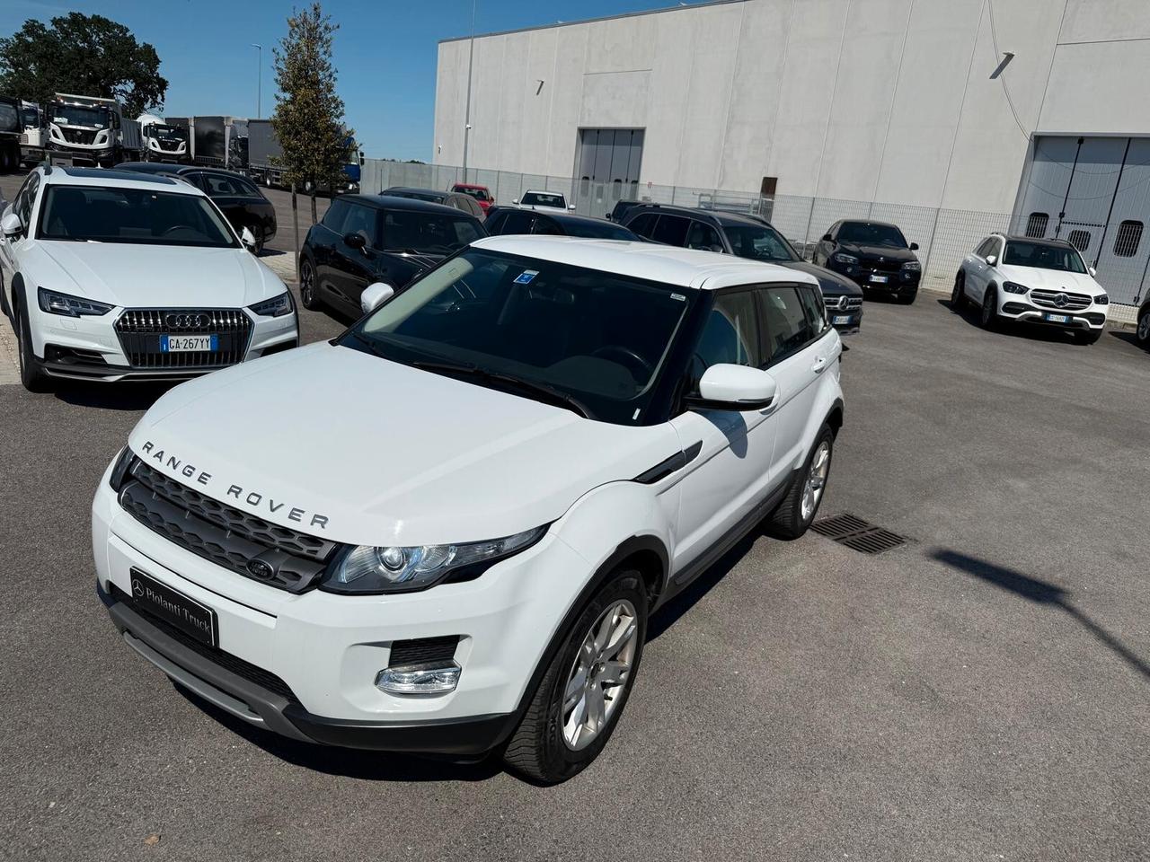 Land Rover Range Evoque 2.2 TD4 5p. Pure
