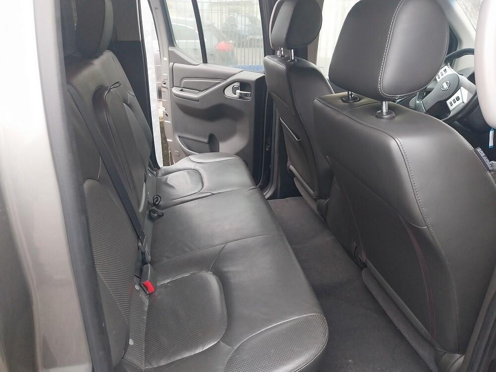 Nissan Navara 3.0 dCi 4 porte Double Cab LE V6