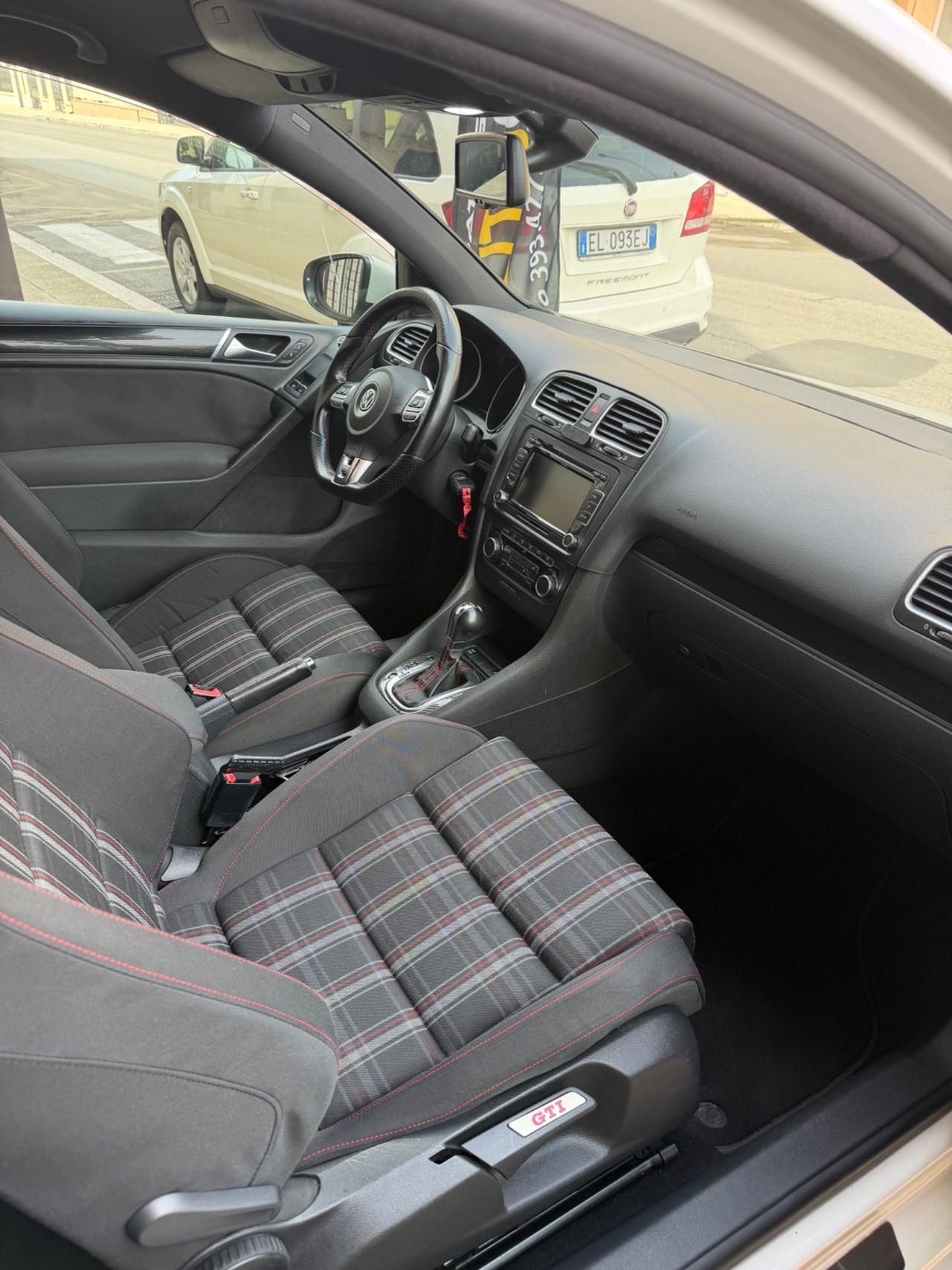 Volkswagen Golf GTI 2.0 TSI DSG 3p.