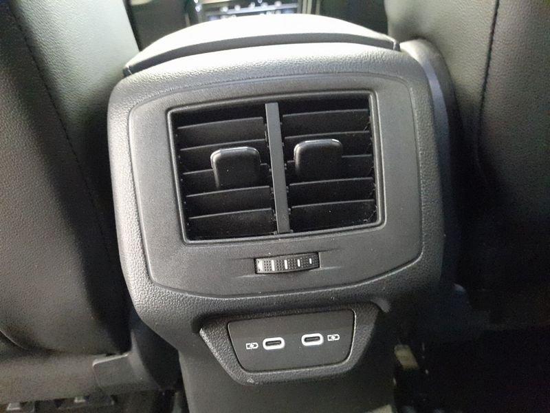 Volkswagen T-Roc 2.0 TDI SCR R-Line DSG 4MOTION