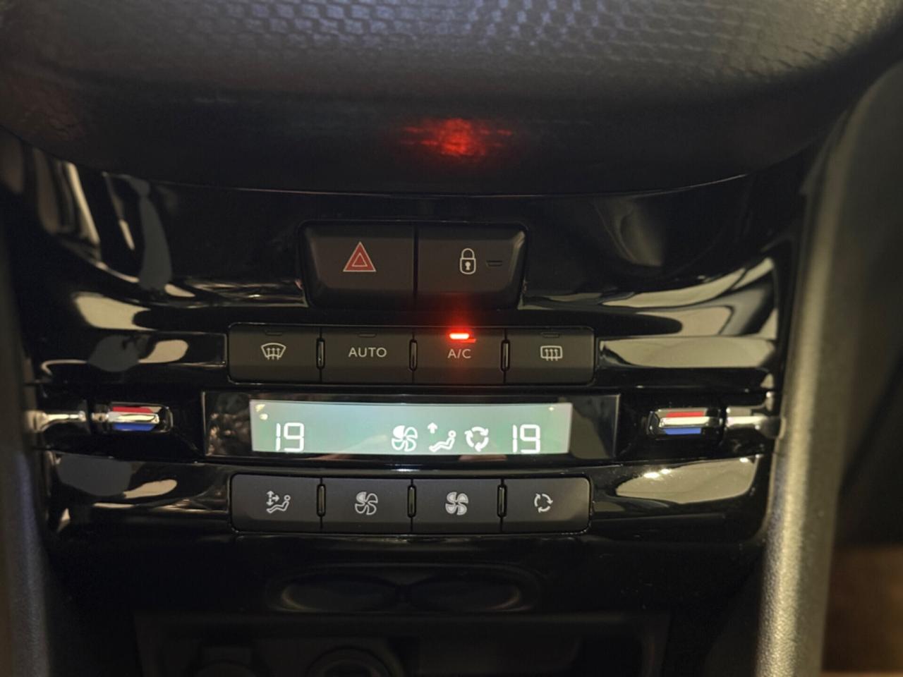 Peugeot 208 5p 1.2 GT Line 30.000KM! Sport