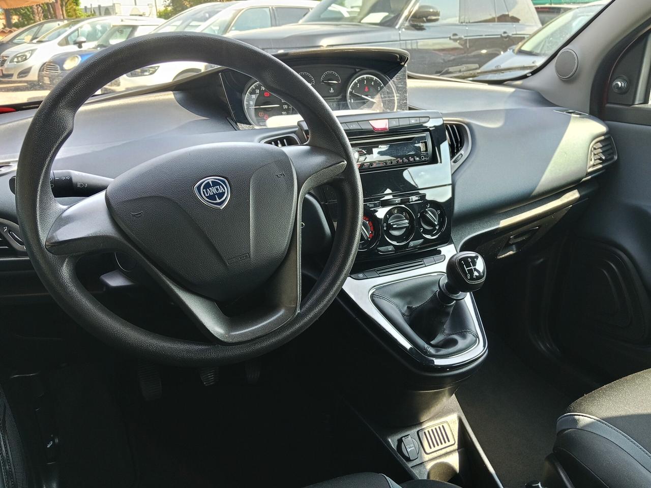 Lancia Ypsilon 1.2 69 CV 5 porte Silver