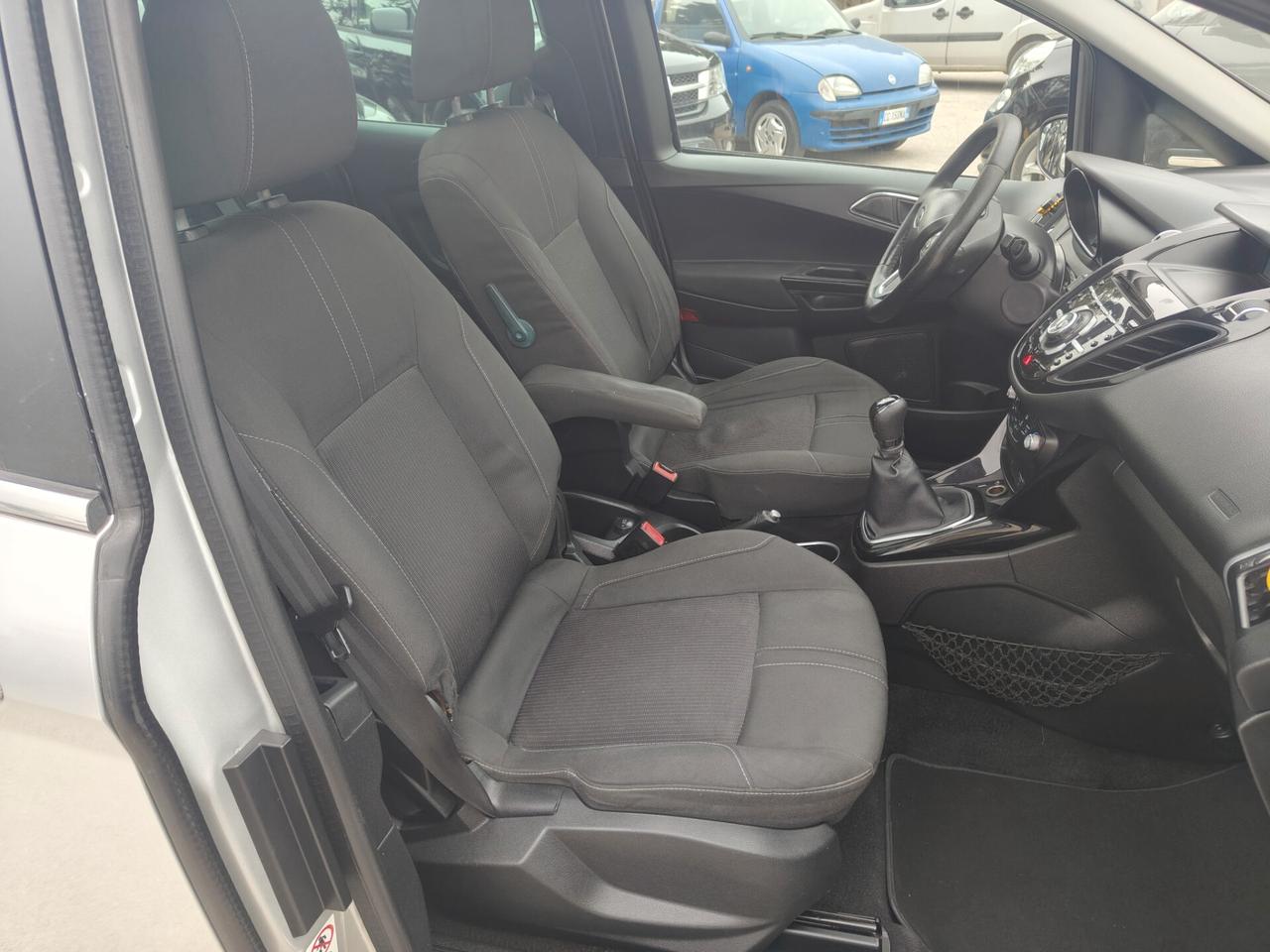 Ford B-Max 1.6 TDCi Titanium gancioTraino
