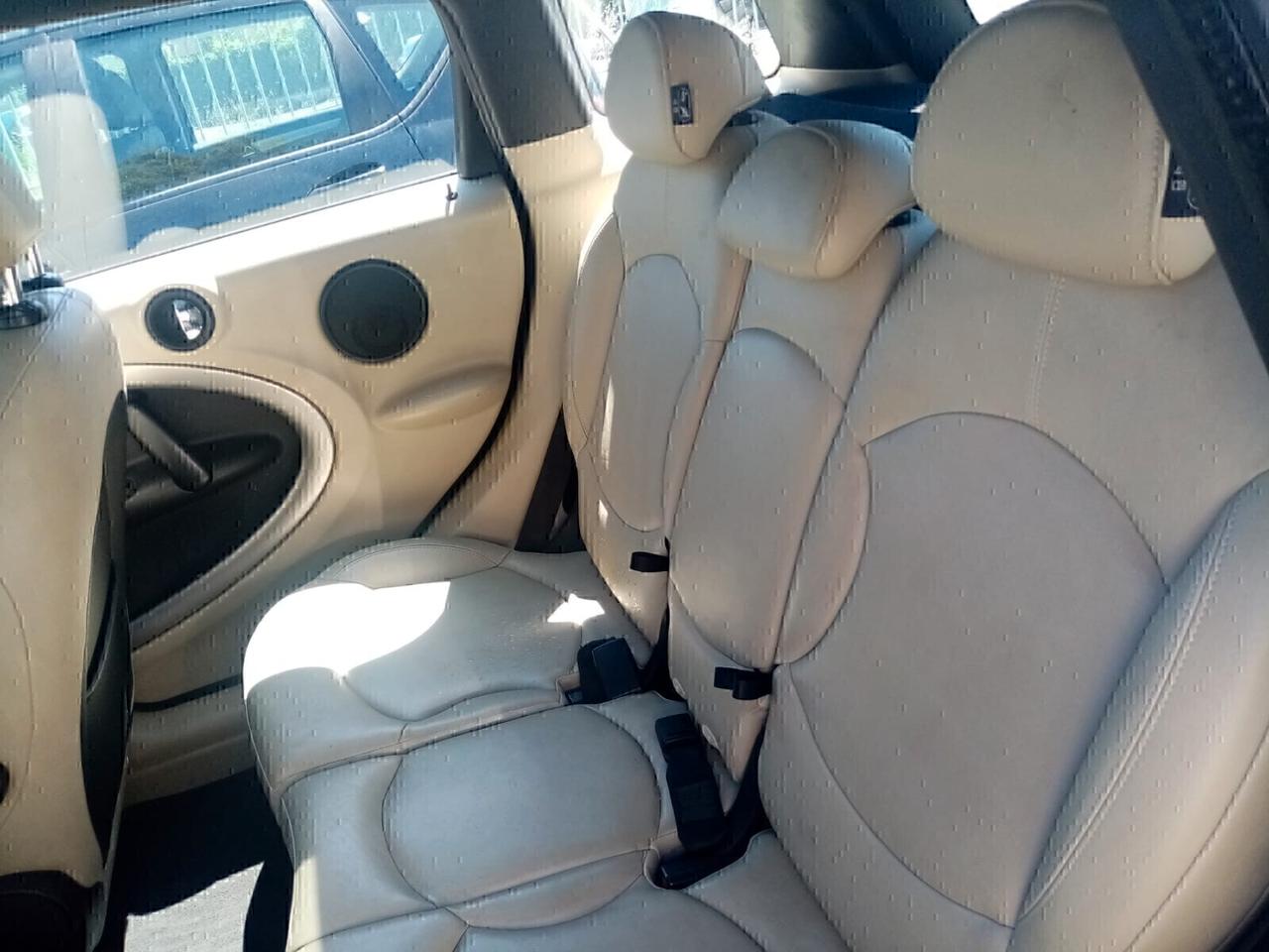 MINI 1.6 COOPER D COUNTRYMAN