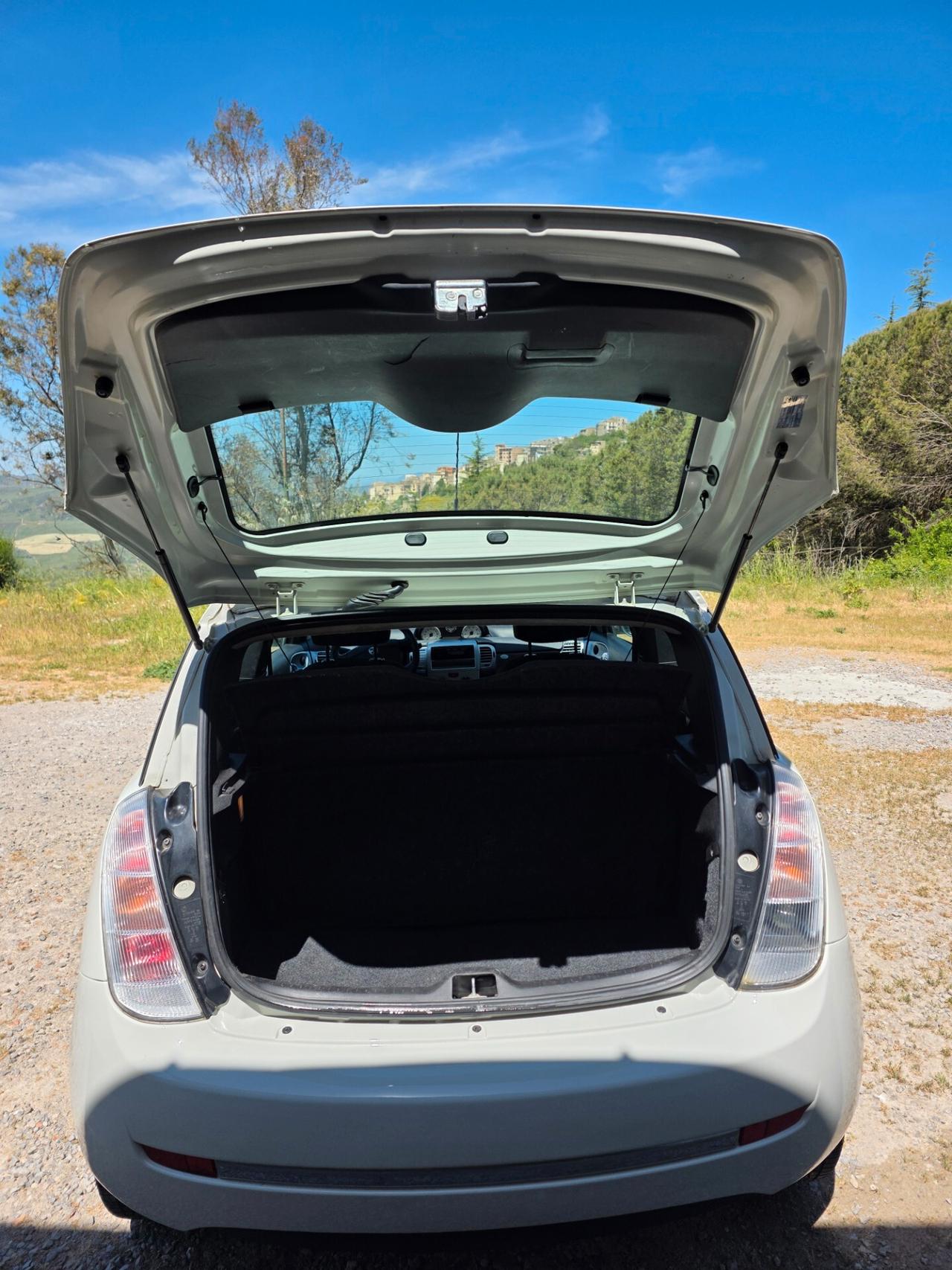 Lancia Ypsilon 1.2 69 CV Unyca
