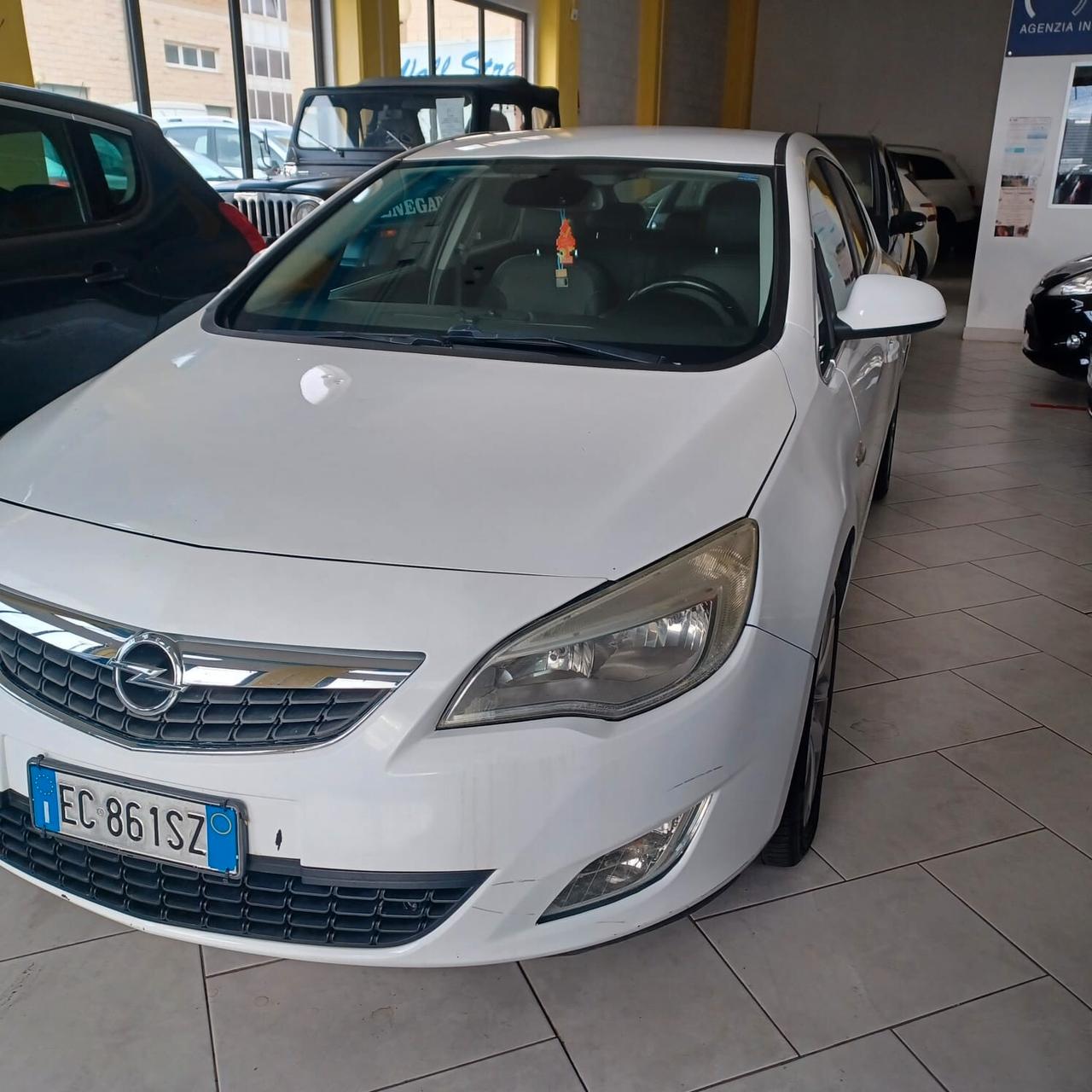 FULL OPTIONAL NEOPATENTATI ASTRA 1.7 TDI