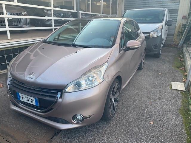 Peugeot 208 1.6 e-HDi 115 CV Stop&Start 3 porte Allure