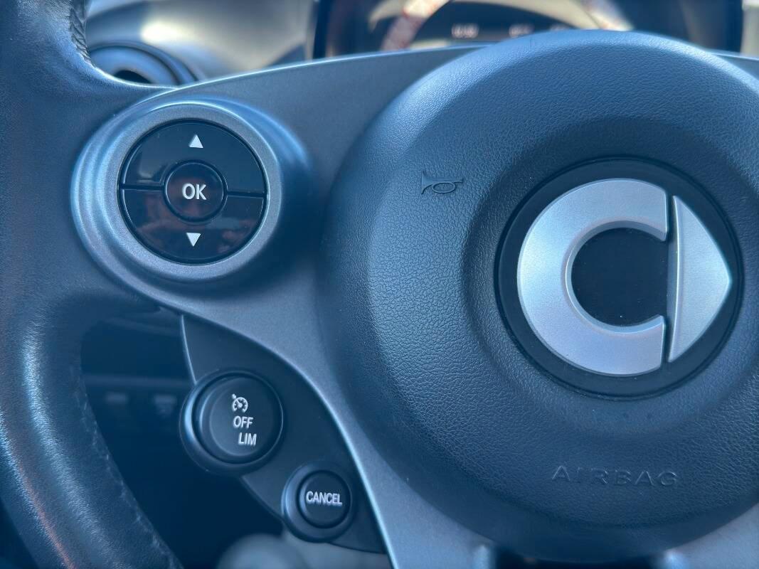 Smart Forfour 1.0 Youngster 71cv AUTOM E TETTO PANORAMICO