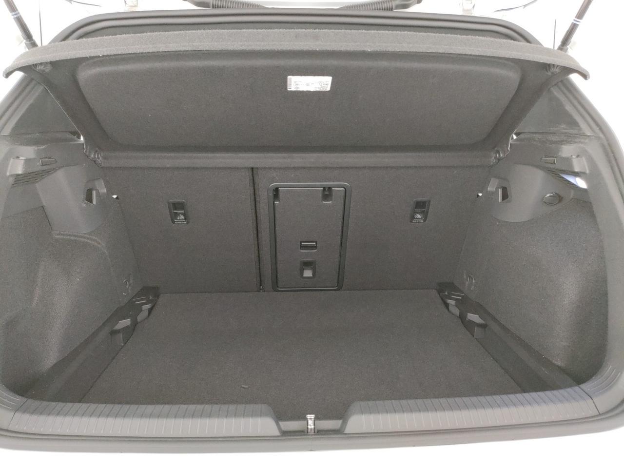 Volkswagen Golf 2.0 tdi r-line 150cv dsg