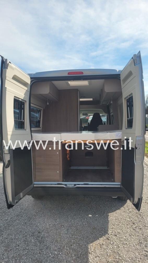 Carado CV600 van con letto matrimoniale posteriore