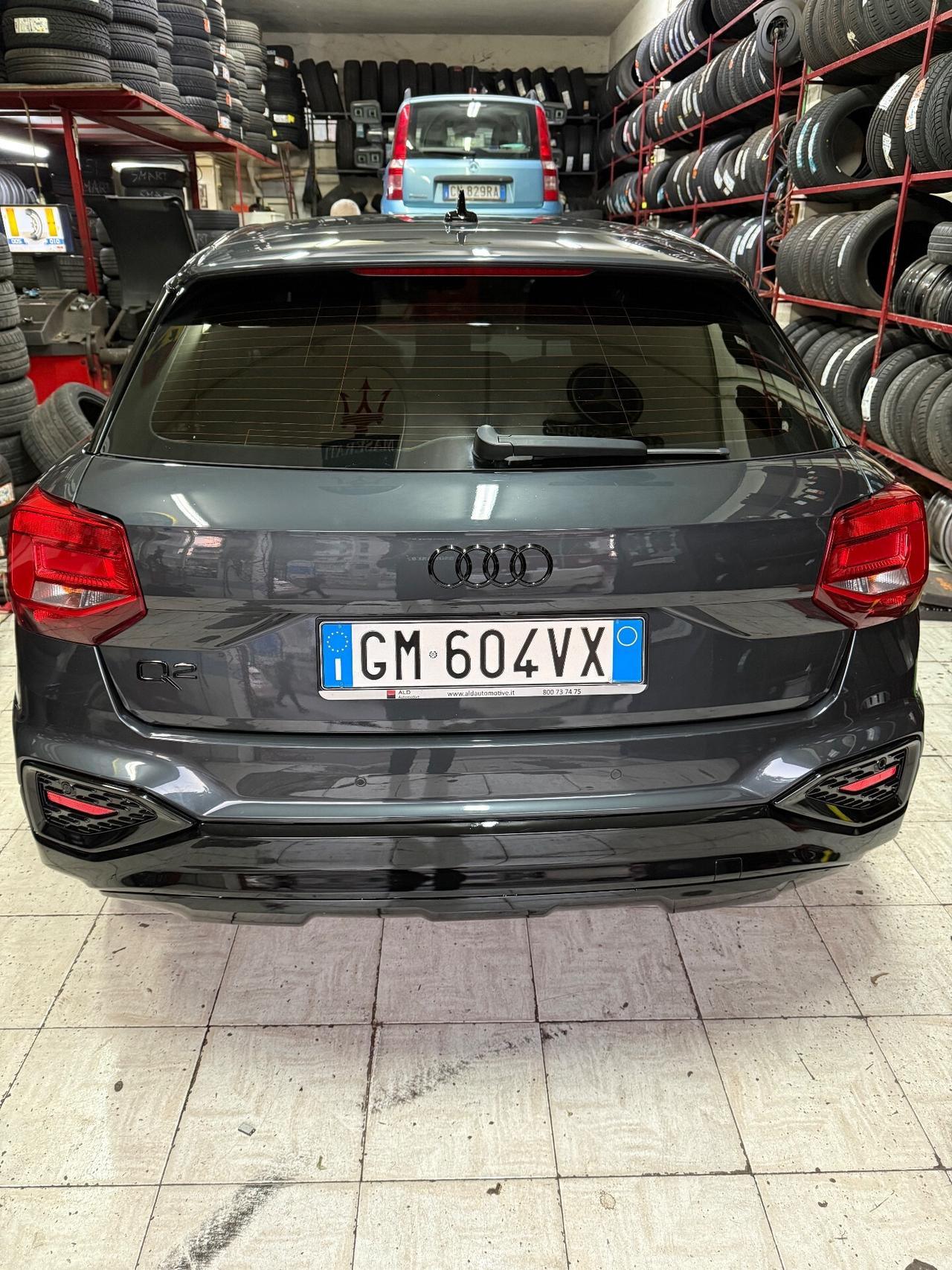 Audi Q2 30 TDI S tronic Identity Black