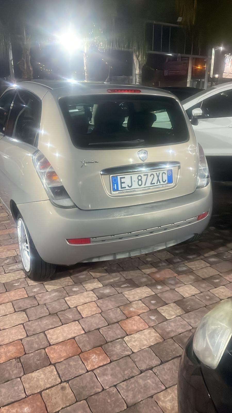 Lancia Ypsilon 1.2 69 CV Unyca