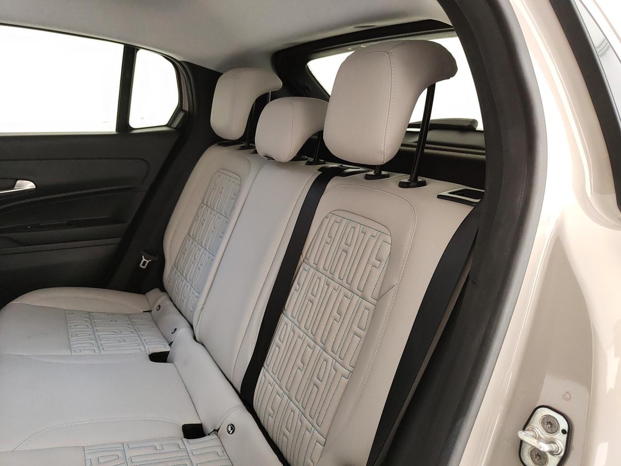 Fiat 600 Hybrid 136 CV DCT MHEV La Prima