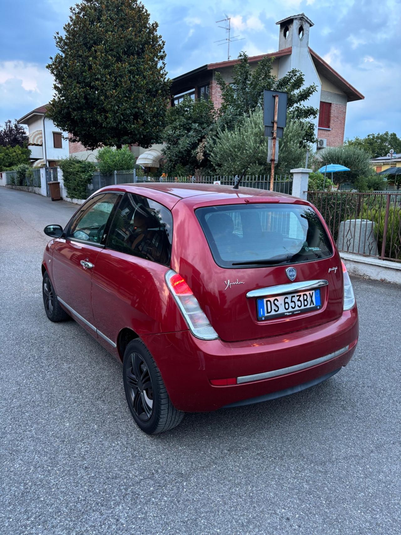 Lancia Ypsilon 1.3 MJT 75 CV E-Collection