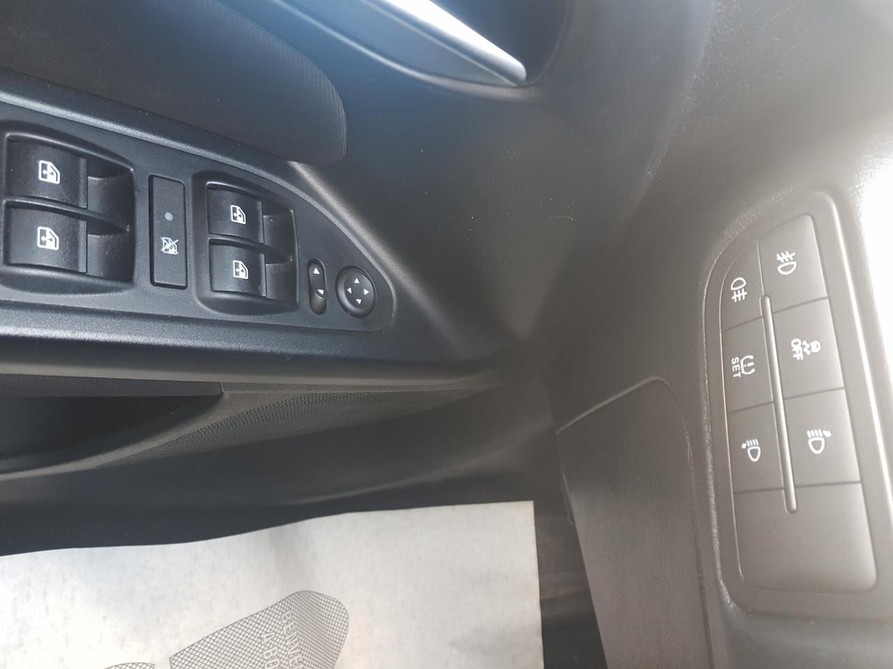 Fiat Tipo Cross 1.6 Mjt 130cv Navy Led Cruise Sensori