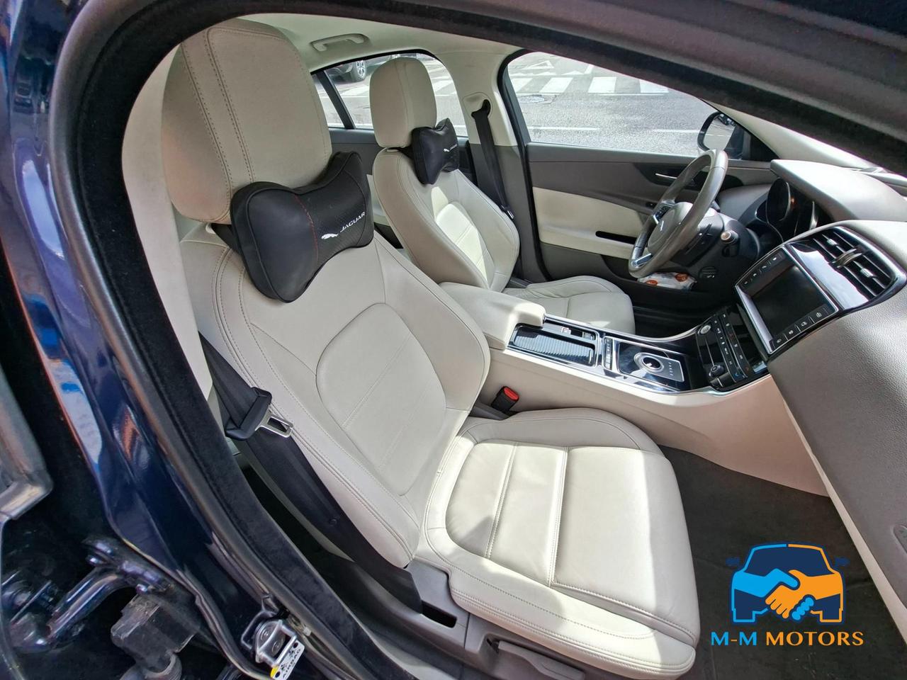 Jaguar XE Berlina XE 2.0d i4 Prestige Business edition 180cv auto my18