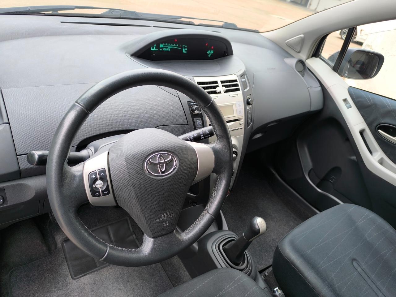 Toyota Yaris 1.0 5 porte Sol