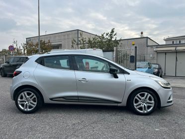 Renault Clio 1.5DCI MOSCHINO X NEOPANTETATI