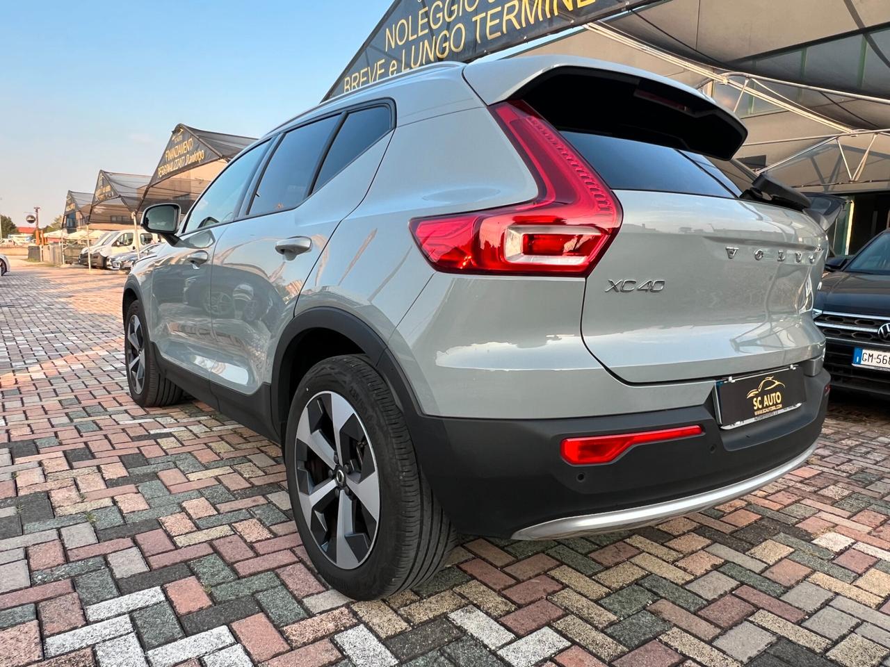 Volvo XC40 B3 automatico Plus Dark