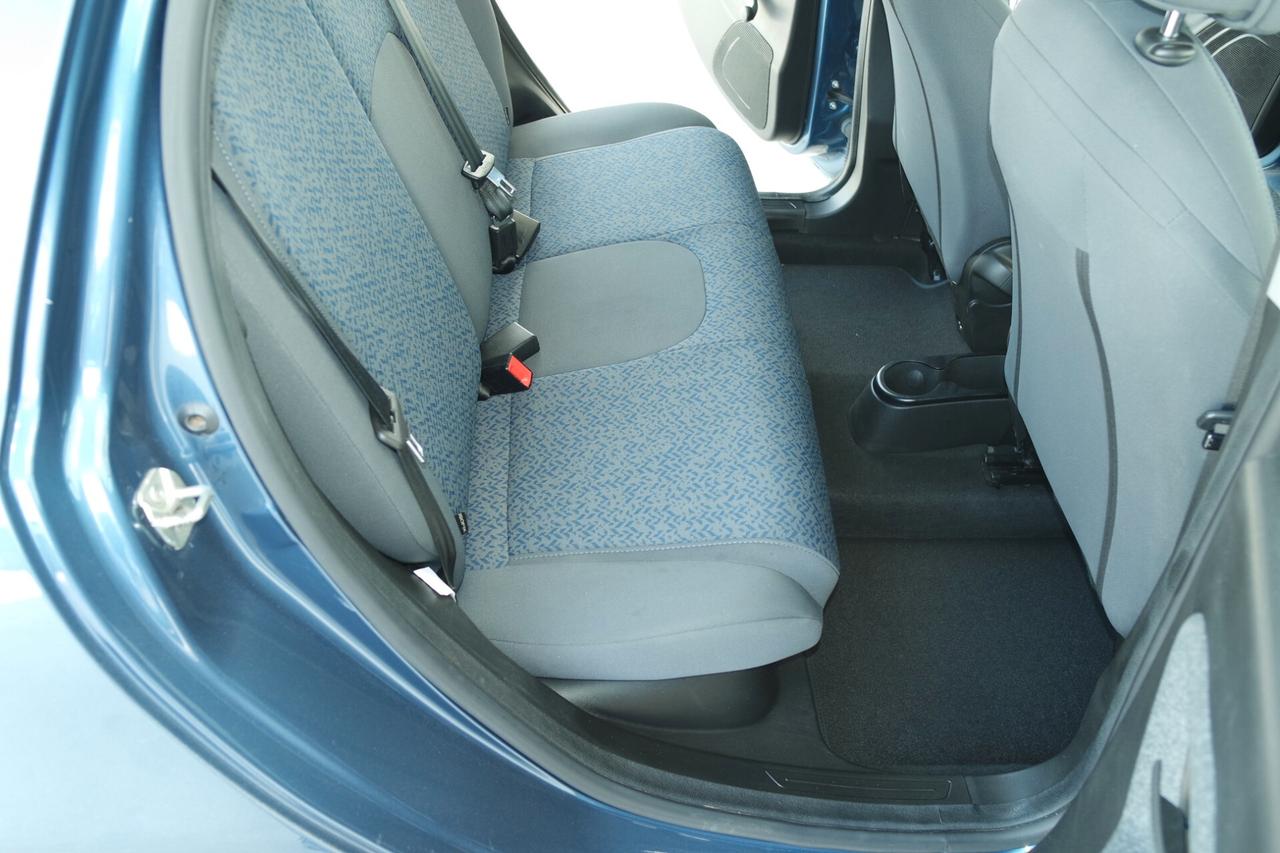 Lancia Ypsilon 1.0 FireFly 5 porte S&S Hybrid Ecochic Silver