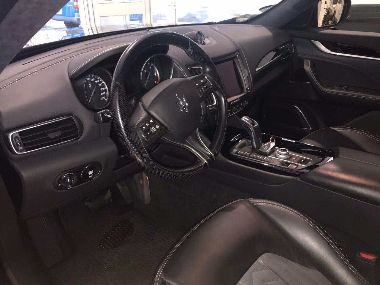 Maserati Levante V6 Diesel 275 CV AWD Granlusso