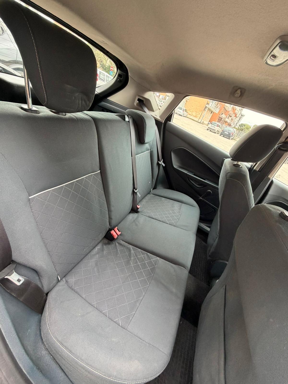Ford Fiesta 1.2 BENZ/GPL