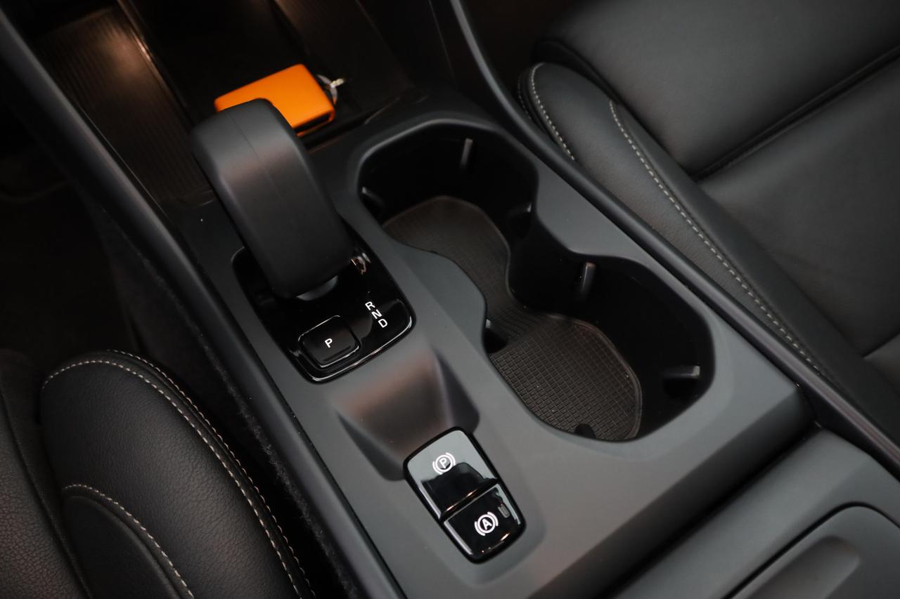 VOLVO XC40 (2017--->) XC40 B3 automatico Core