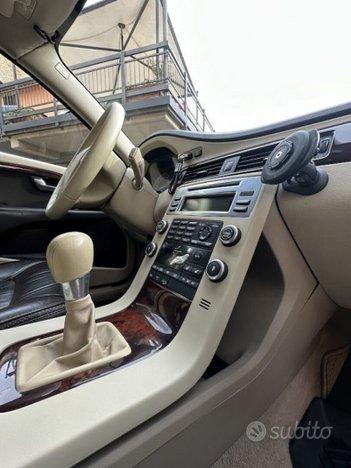 VOLVO XC70 D5 AWD kin