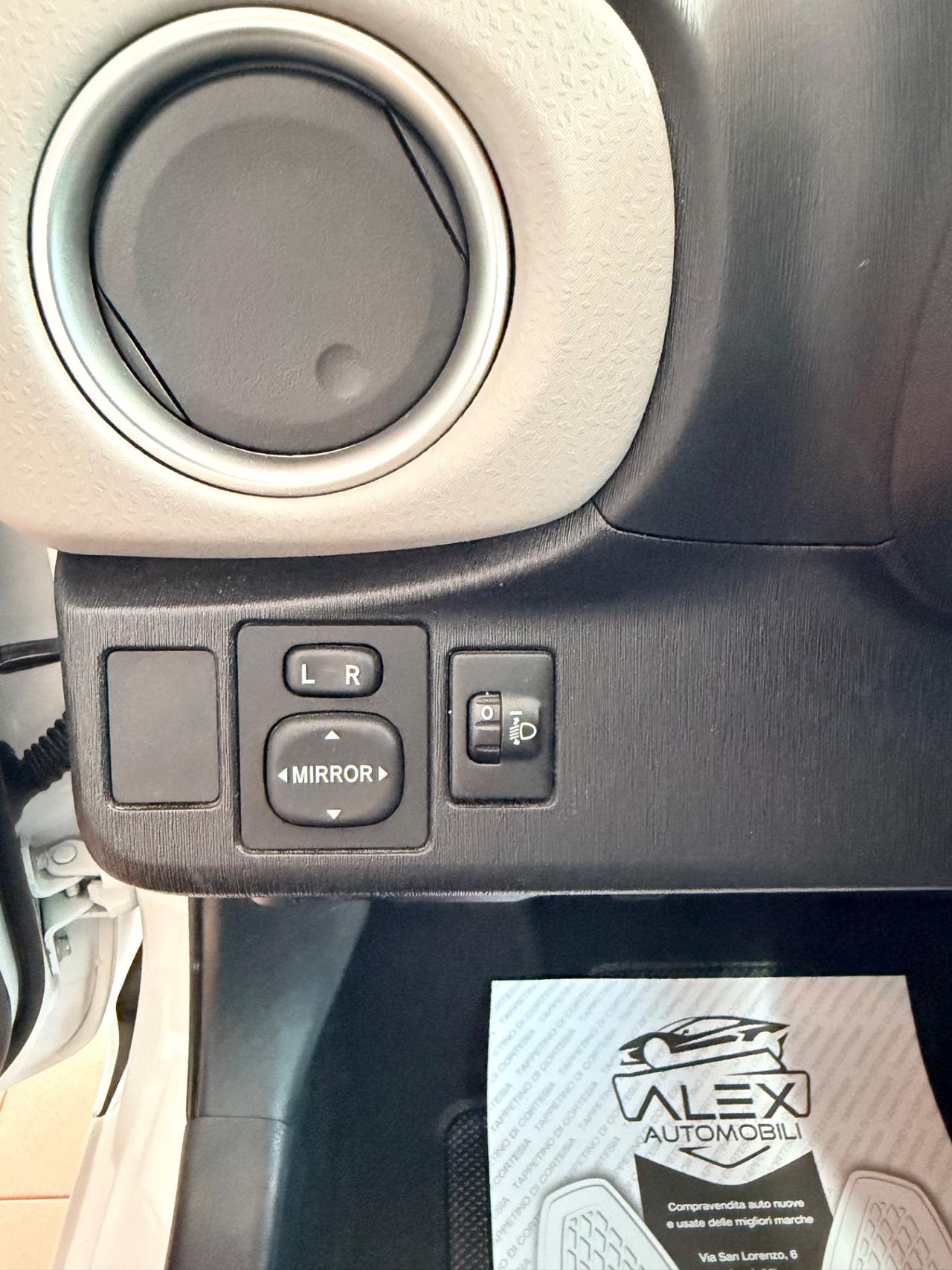 Toyota Yaris 1.0benz 69cv Neopatentati
