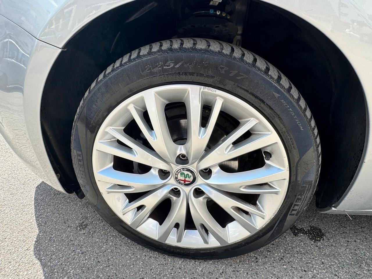 Alfa Romeo Giulietta 1.6 JTDm 120 CV Distinctive * Perfette Condizioni * Garantita 12 Mesi