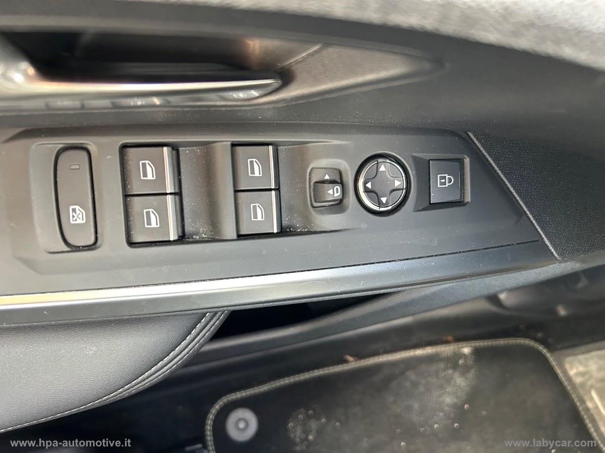 PEUGEOT 3008 Hybrid 136 e-DCS6 GT PELLE NAVI FULL LED CAMBIO AUTOMATICO