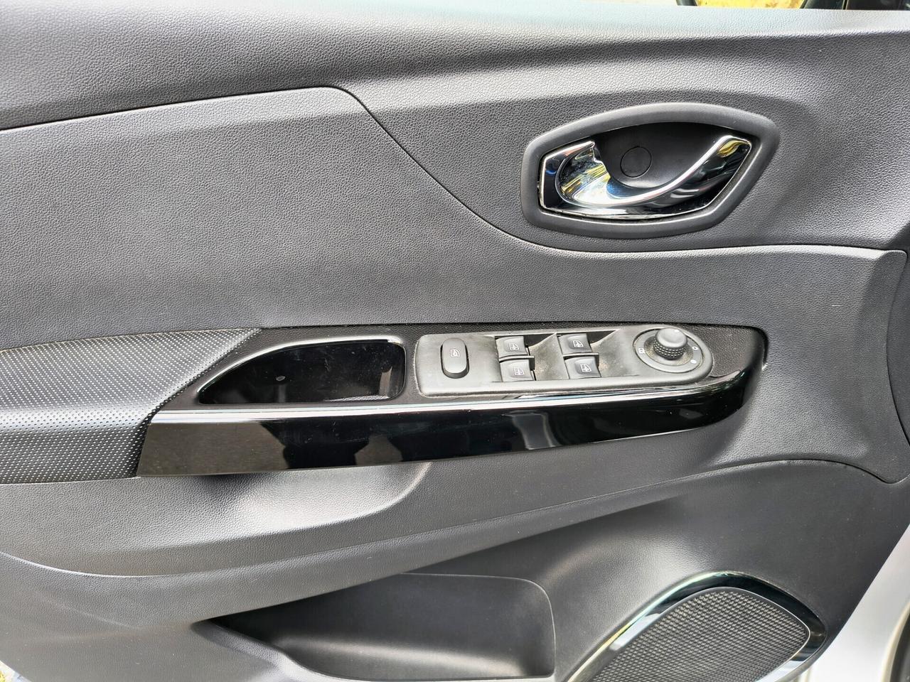 RENAULT CAPTUR 1.5 DIESEL CAMBIO AUTOMATICO 2017