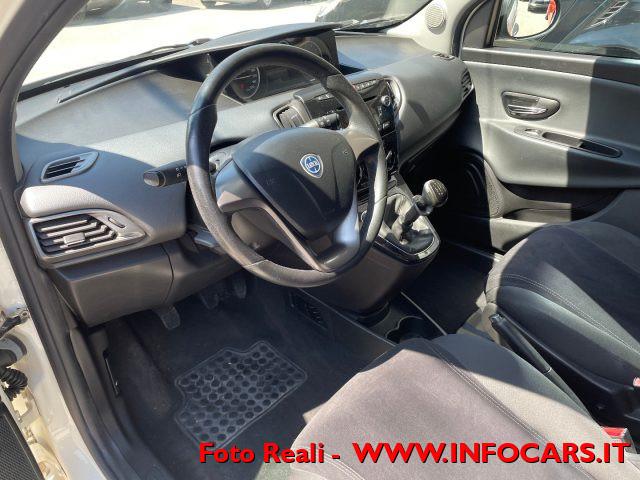 LANCIA Ypsilon 1.2 69 CV Unyca NEOPATENTATI