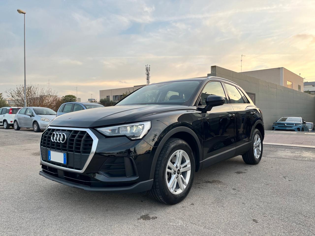 Audi Q3 35 TDI S TRONIC BUSINESS 2.0 150CV Automatic