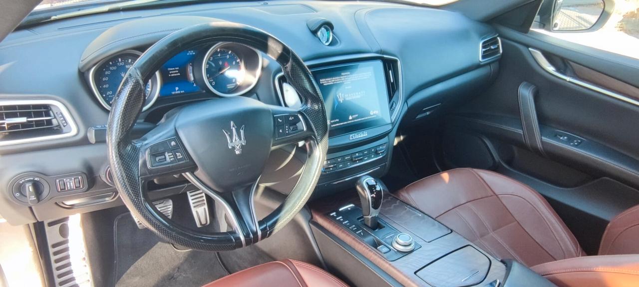 Maserati Ghibli V6 430 CV Q4 Nerissimo Edition