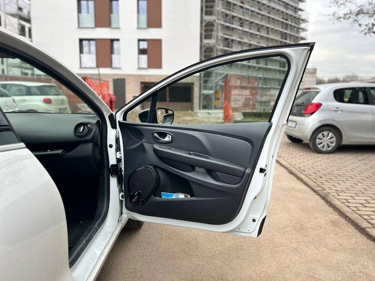 Renault Clio 0.9 tce Moschino Intens Gpl 90cv