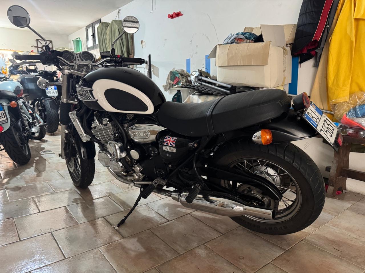 Triumph Thunderbird 900