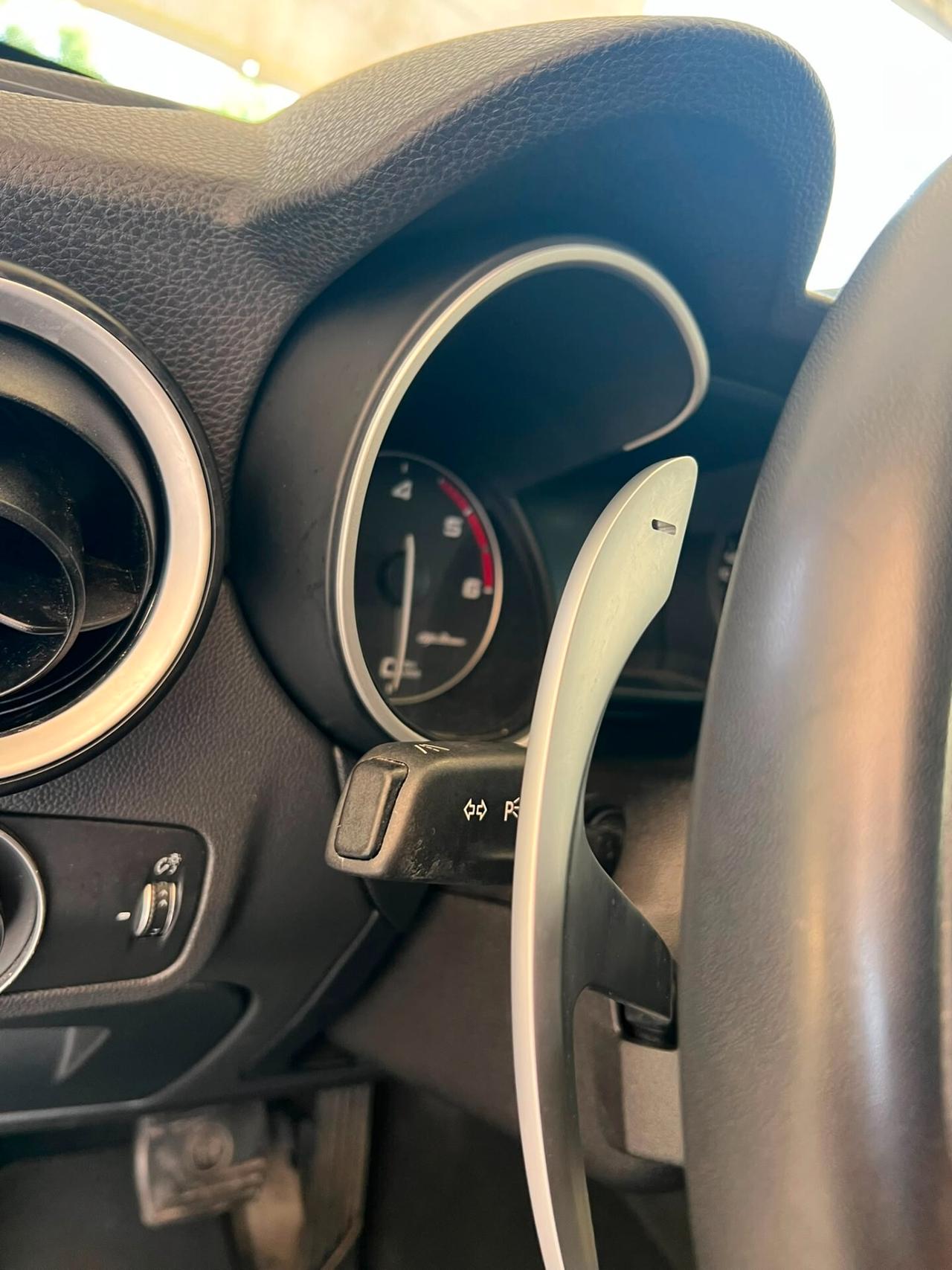 Alfa Romeo Stelvio 2.2 Turbodiesel 190 CV AT8 RWD Business