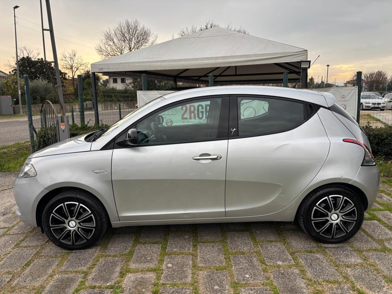 Lancia Ypsilon 1.2 69CV GPL Ecochic Gold-2017