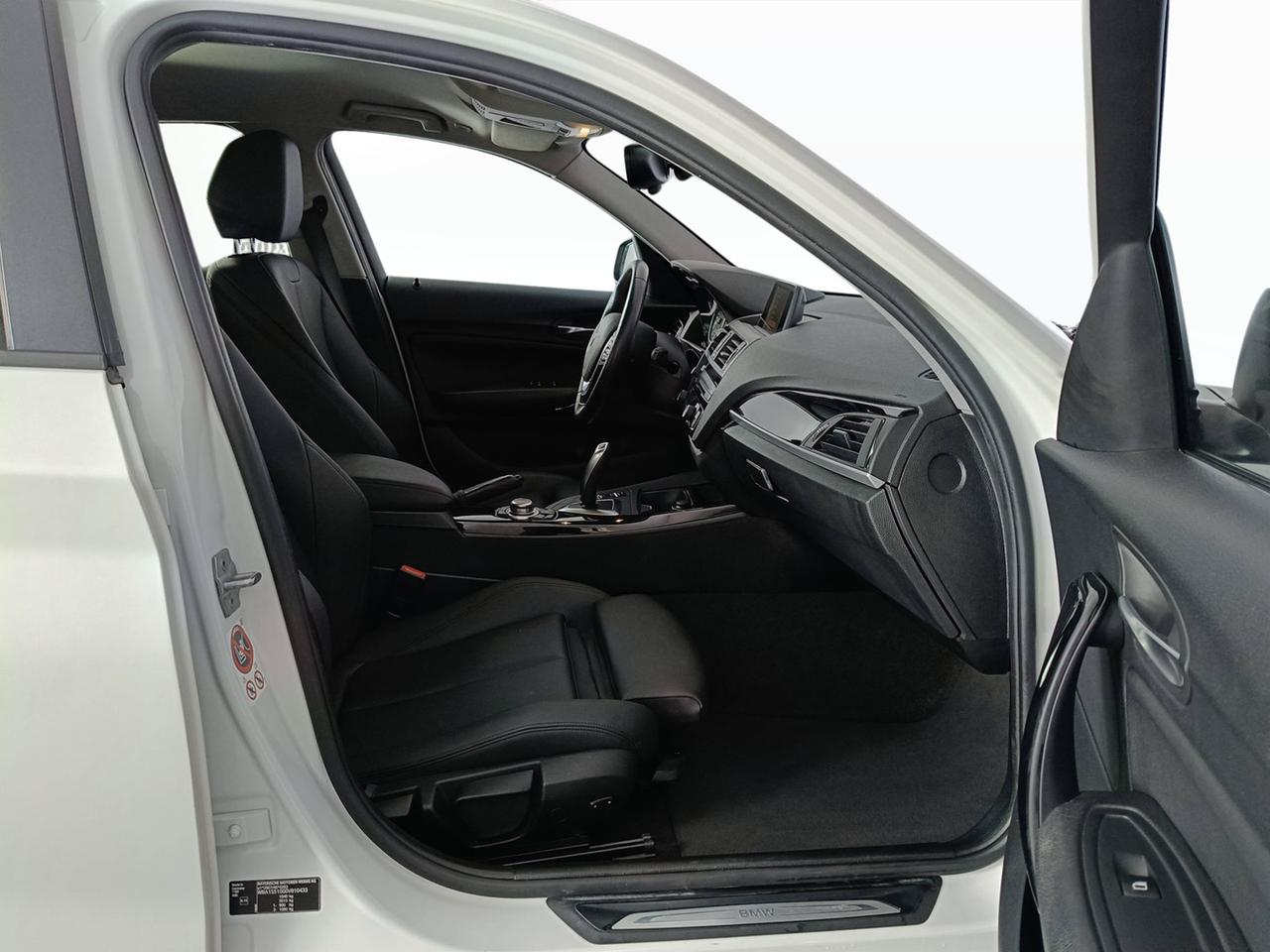 BMW Serie 1 F/20-21 2015 - 118d Sport 5p auto