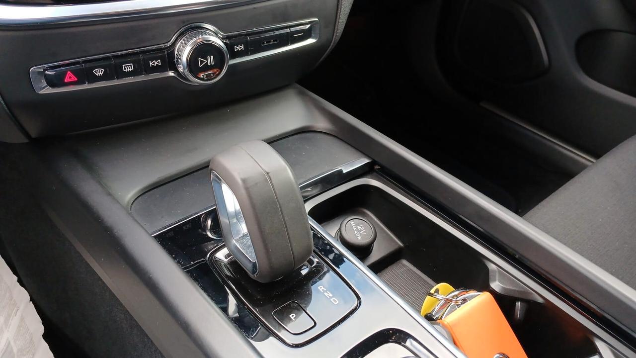 Volvo V60 Cross Country B4 (d) AWD automatico Core